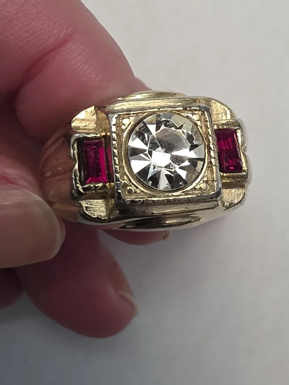 Vintage Light Colored Gold Toned Men's Ring With Clear And Red Stones